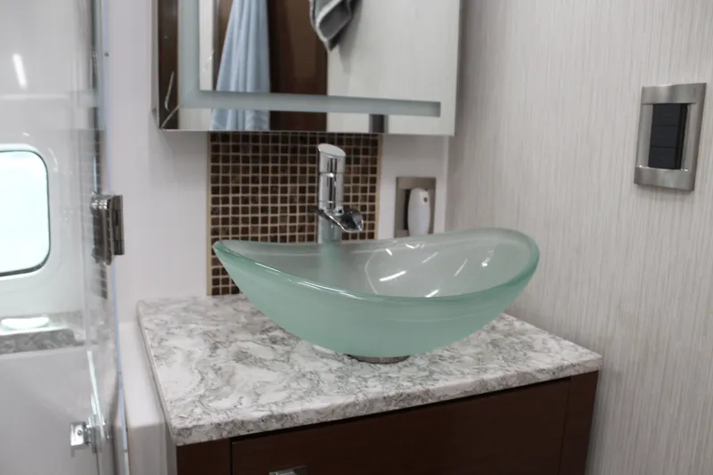 Slide: The Image of Ocean Alexander 45 DIVERGENCE COUPE 2021 - 35