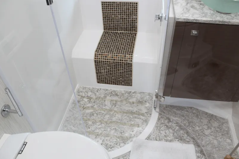 Slide: The Image of Ocean Alexander 45 DIVERGENCE COUPE 2021 - 36