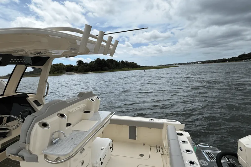 Slide: The Image of Scout 260 LXF 2025 - 8