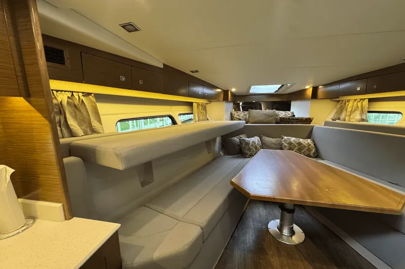 Slide: The Image of Cruisers Yachts 390 EXPRESS COUPE 2015 - 40