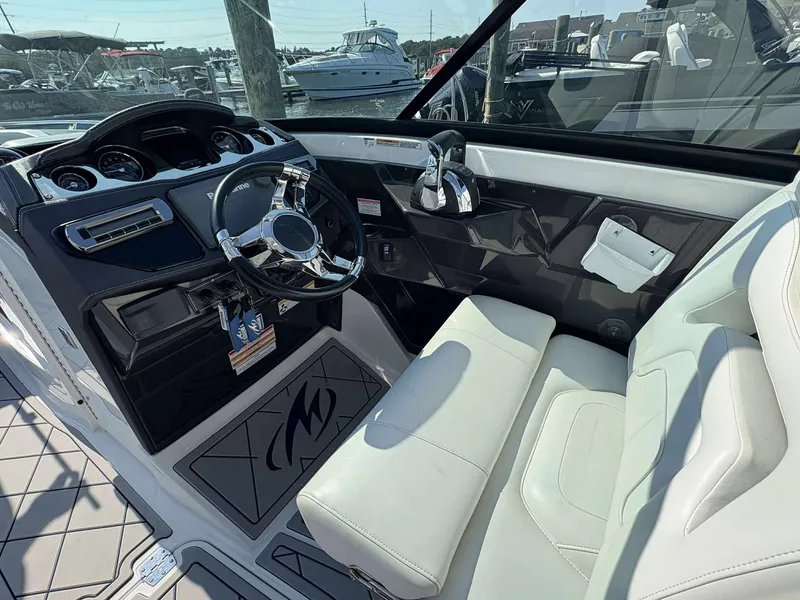 Slide: The Image of Monterey 298SS 2017 - 11