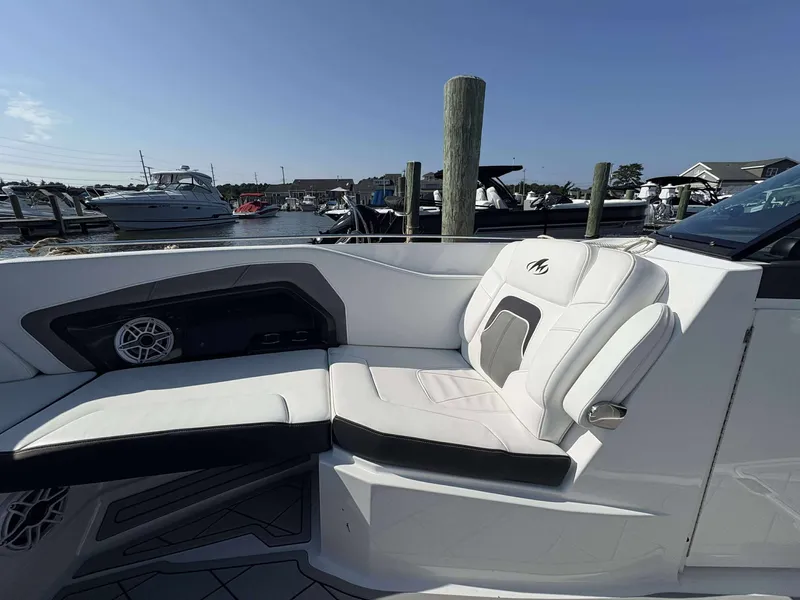 Slide: The Image of Monterey 298SS 2017 - 1