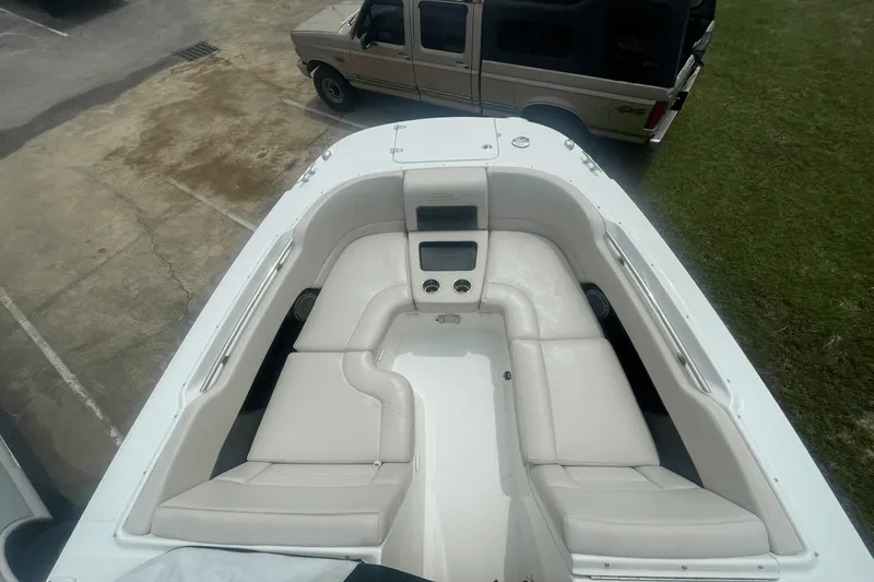 Slide: The Image of Boston Whaler 270 VANTAGE 2018 - 21