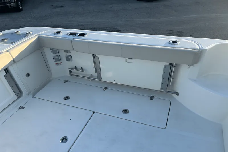 Slide: The Image of Boston Whaler 315 CQ 2017 - 11