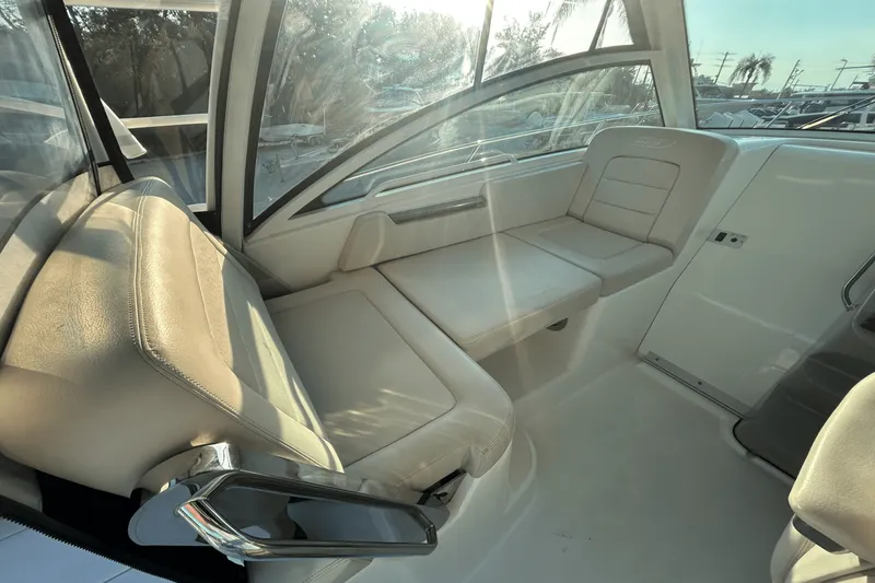 Slide: The Image of Boston Whaler 315 CQ 2017 - 17