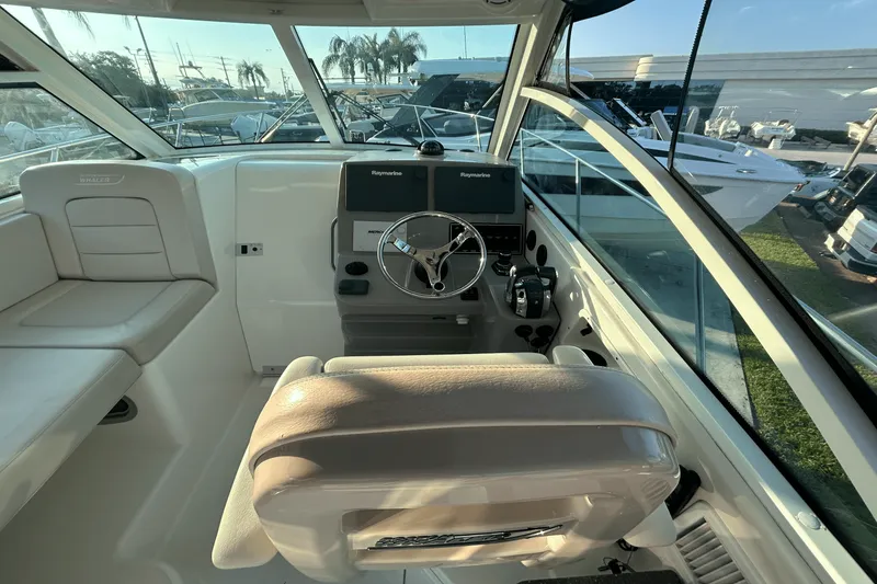 Slide: The Image of Boston Whaler 315 CQ 2017 - 20