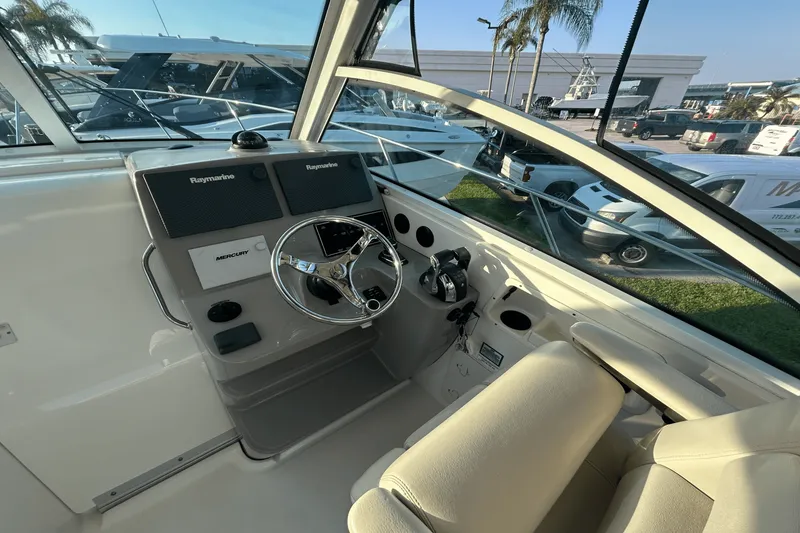 Slide: The Image of Boston Whaler 315 CQ 2017 - 23