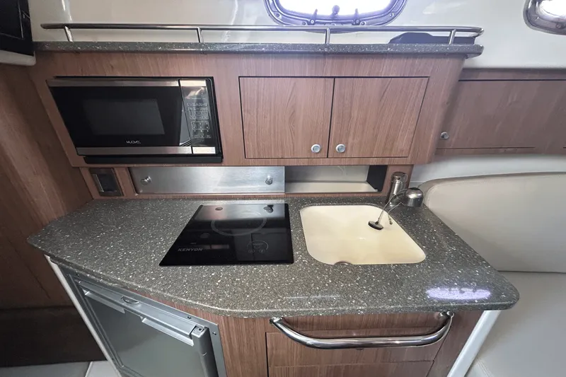 Slide: The Image of Boston Whaler 315 CQ 2017 - 28