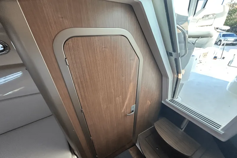 Slide: The Image of Boston Whaler 315 CQ 2017 - 32