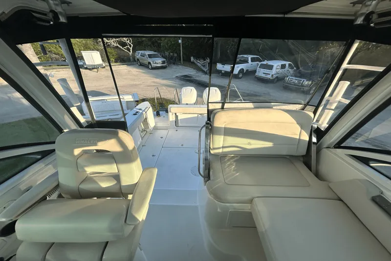 Slide: The Image of Boston Whaler 315 CQ 2017 - 37