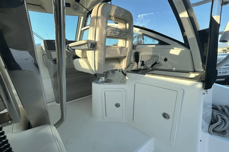 Slide: The Image of Boston Whaler 315 CQ 2017 - 38