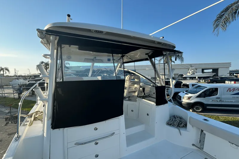 Slide: The Image of Boston Whaler 315 CQ 2017 - 40