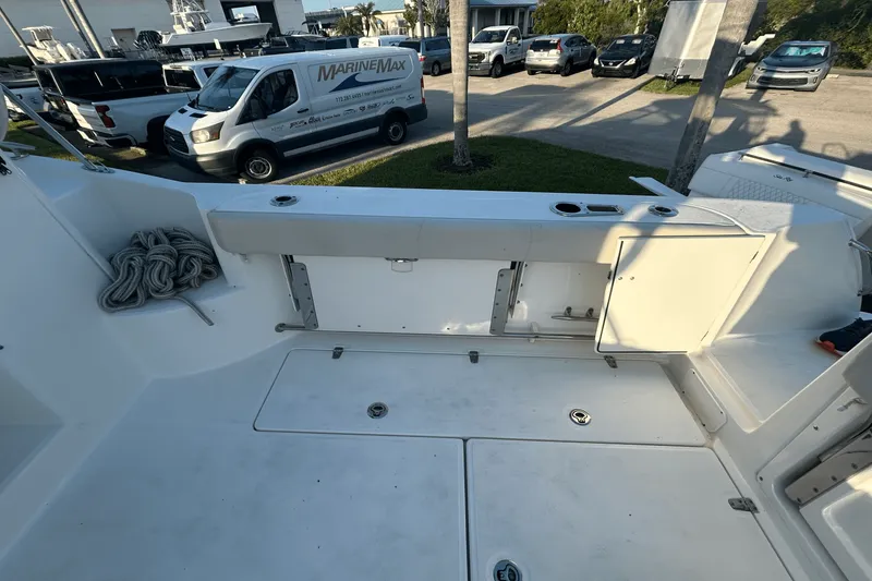 Slide: The Image of Boston Whaler 315 CQ 2017 - 41