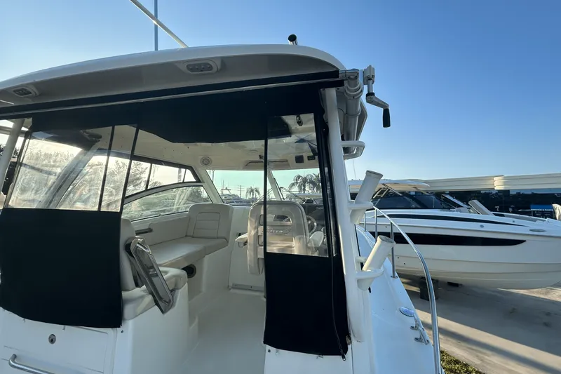 Slide: The Image of Boston Whaler 315 CQ 2017 - 43