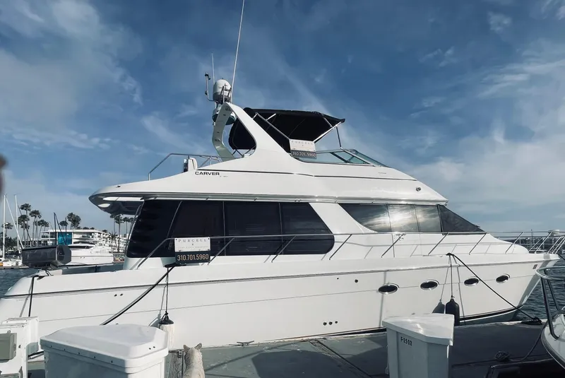 The Image of Carver Yachts 530 Voyager Pilothouse 1999 - undefined