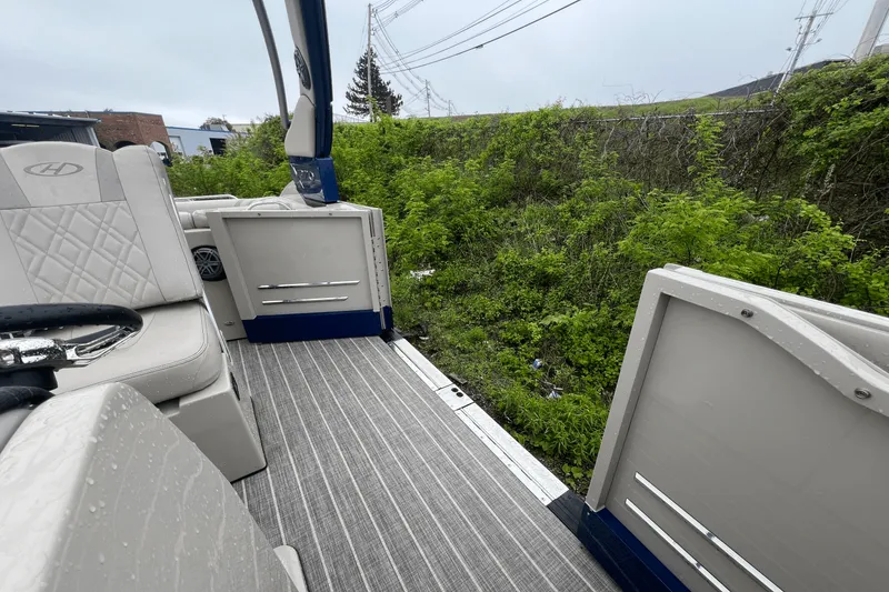 Slide: The Image of Harris V 270 2016 - 10