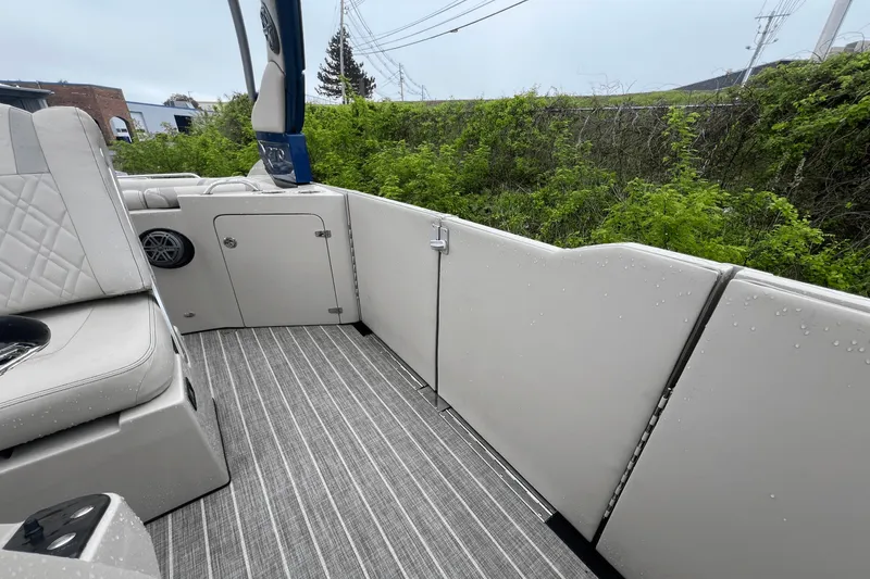 Slide: The Image of Harris V 270 2016 - 9