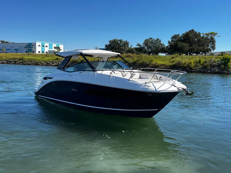 Slide: The Image of Sea Ray 320 SUNDANCER 2024 - 9