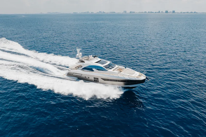 Slide: The Image of Azimut 77S 2019 - 13