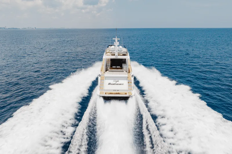 Slide: The Image of Azimut 77S 2019 - 16