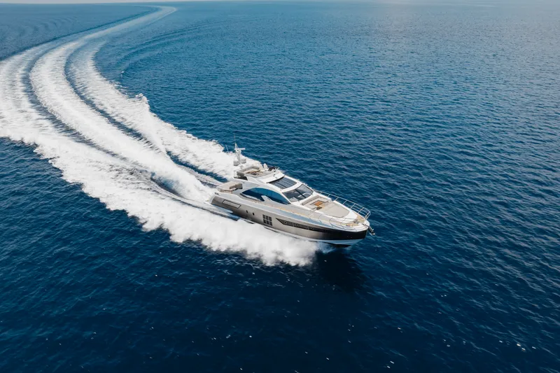 Slide: The Image of Azimut 77S 2019 - 17