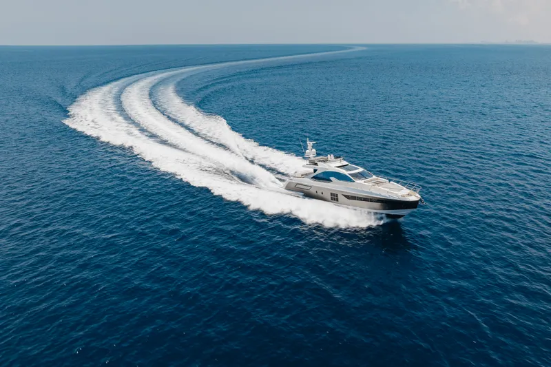 Slide: The Image of Azimut 77S 2019 - 19