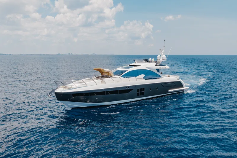 Slide: The Image of Azimut 77S 2019 - 4