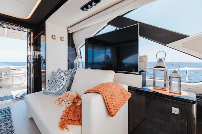 Slide: The Image of Azimut 77S 2019 - 55