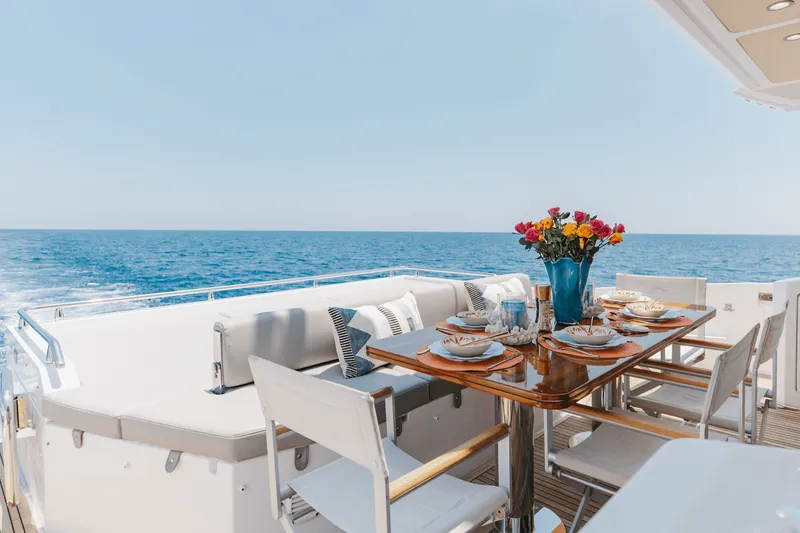 Slide: The Image of Azimut 77S 2019 - 66