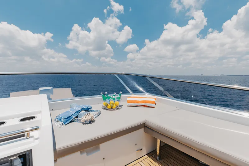 Slide: The Image of Azimut 77S 2019 - 84