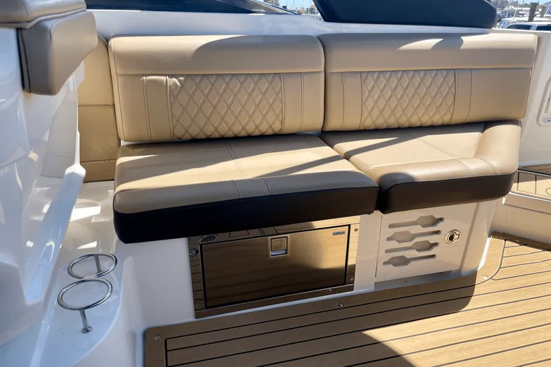 Slide: The Image of Sea Ray SLX 280 2021 - 12