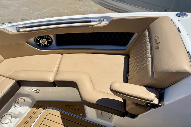 Slide: The Image of Sea Ray SLX 280 2021 - 4