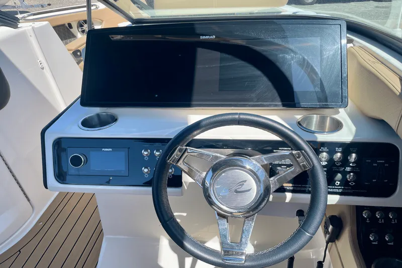 Slide: The Image of Sea Ray SLX 280 2021 - 7