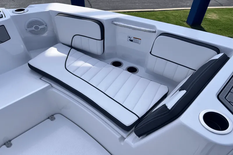 Slide: The Image of Yamaha 222 FSH Sport 2025 - 13