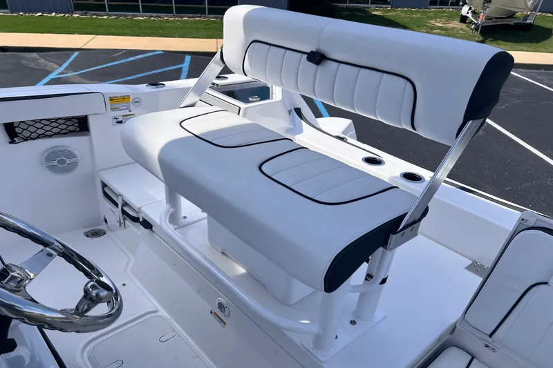 Slide: The Image of Yamaha 222 FSH Sport 2025 - 18