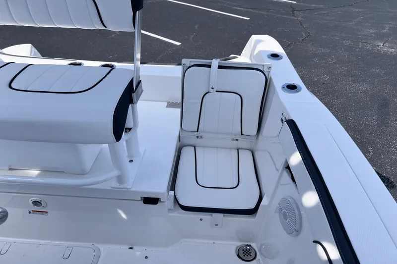 Slide: The Image of Yamaha 222 FSH Sport 2025 - 19