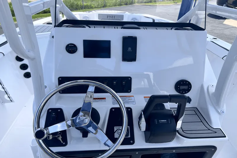 Slide: The Image of Yamaha 222 FSH Sport 2025 - 6