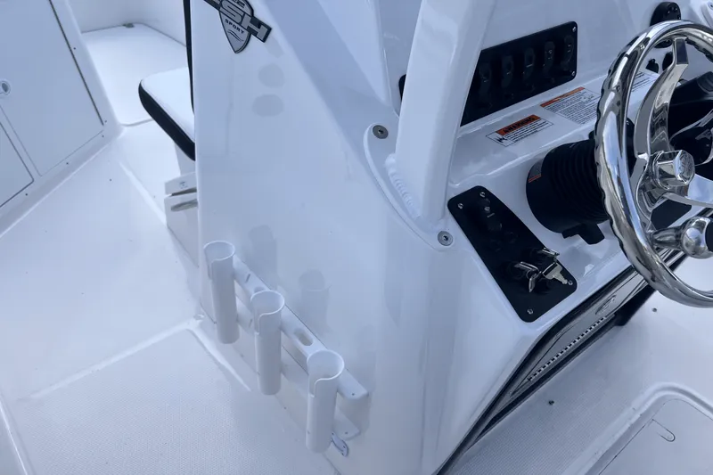 Slide: The Image of Yamaha 222 FSH Sport 2025 - 8