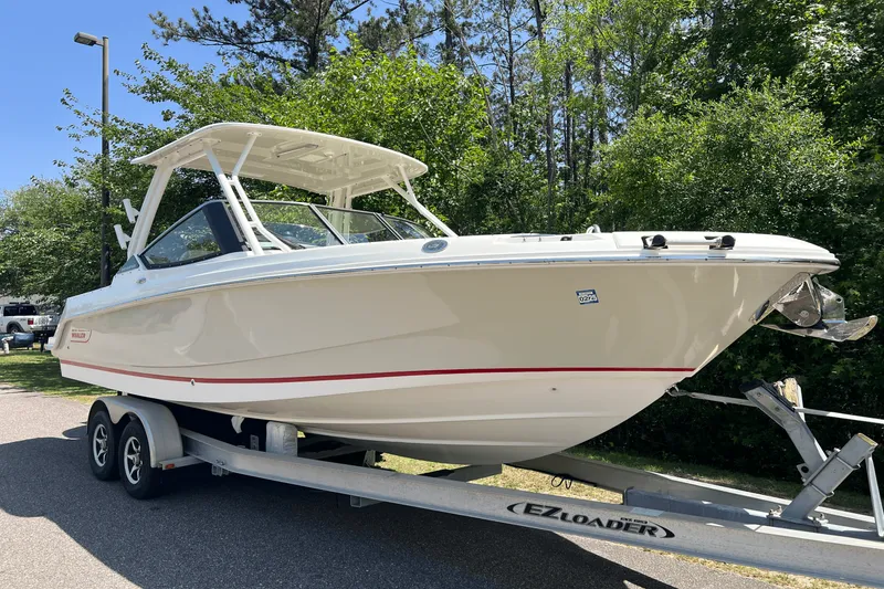 Slide: The Image of Boston Whaler 240 VANTAGE 2023 - 1
