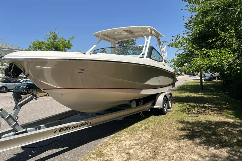 Slide: The Image of Boston Whaler 240 VANTAGE 2023 - 2