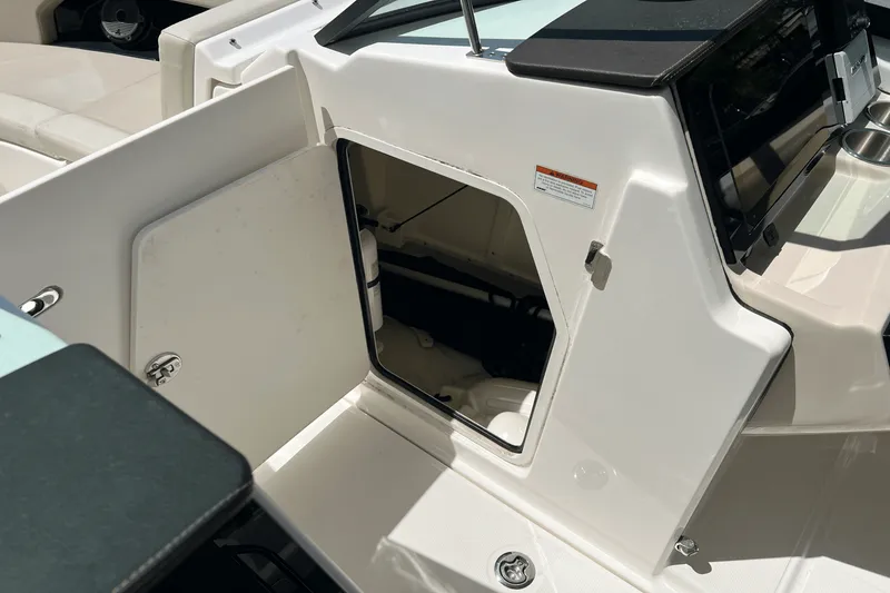 Slide: The Image of Boston Whaler 240 VANTAGE 2023 - 24