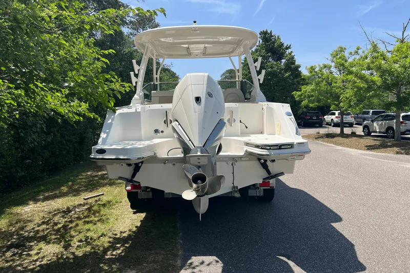 Slide: The Image of Boston Whaler 240 VANTAGE 2023 - 3