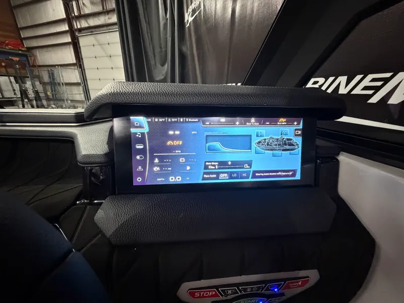 Slide: The Image of Nautique Super Air Nautique S21 2026 - 49