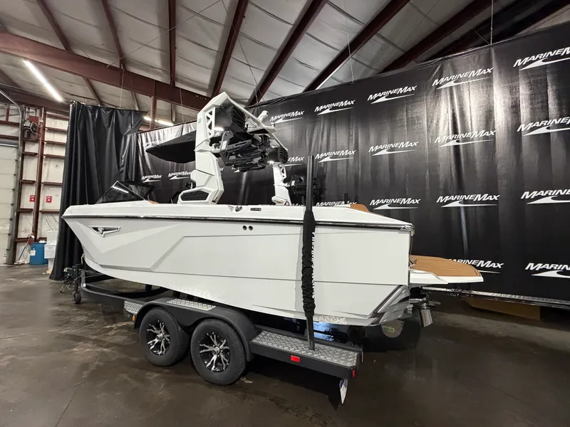 Slide: The Image of Nautique Super Air Nautique S21 2026 - 6