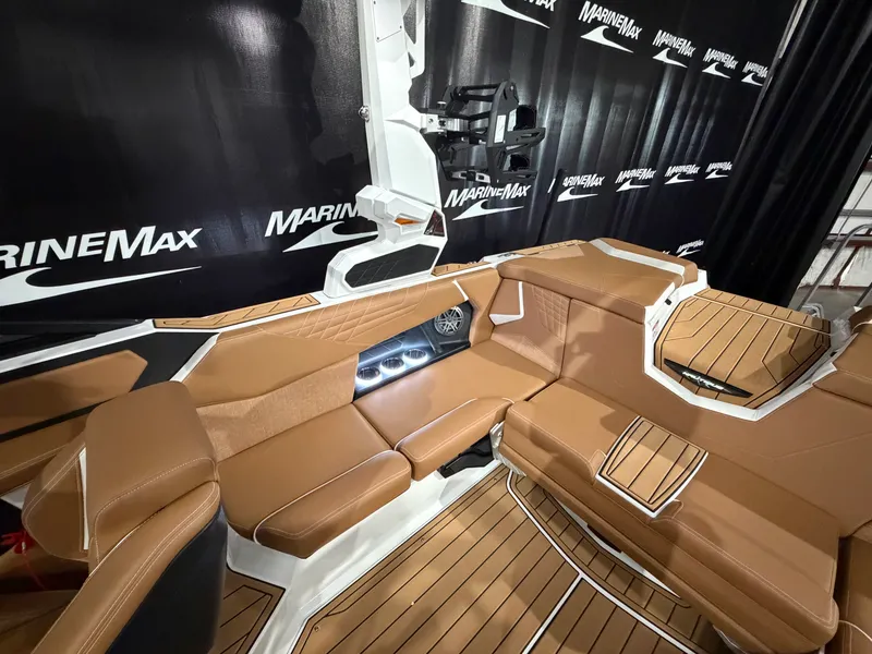 Slide: The Image of Nautique Super Air Nautique S21 2026 - 29
