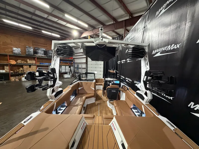 Slide: The Image of Nautique Super Air Nautique S21 2026 - 14