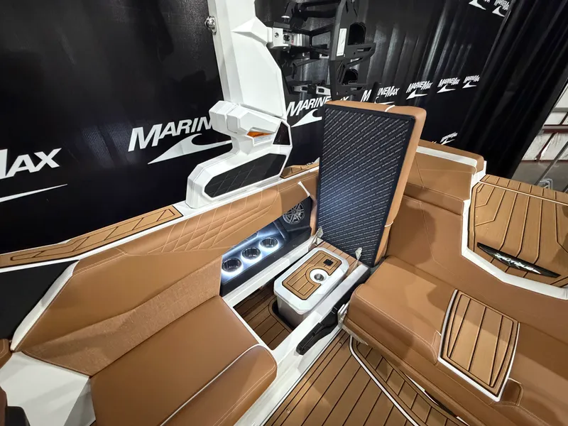 Slide: The Image of Nautique Super Air Nautique S21 2026 - 30