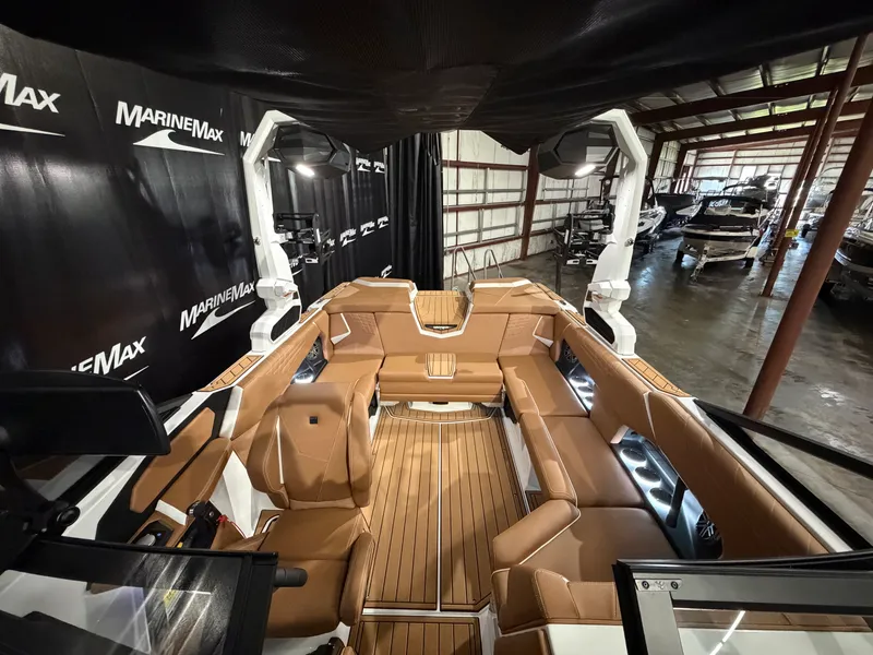 Slide: The Image of Nautique Super Air Nautique S21 2026 - 57