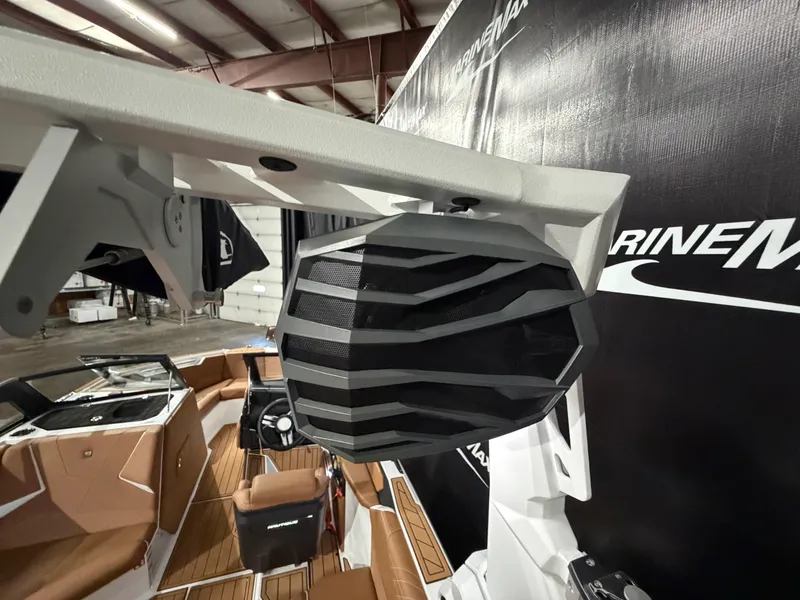 Slide: The Image of Nautique Super Air Nautique S21 2026 - 16