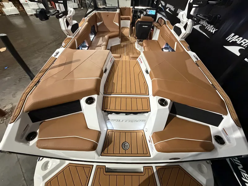 Slide: The Image of Nautique Super Air Nautique S21 2026 - 13